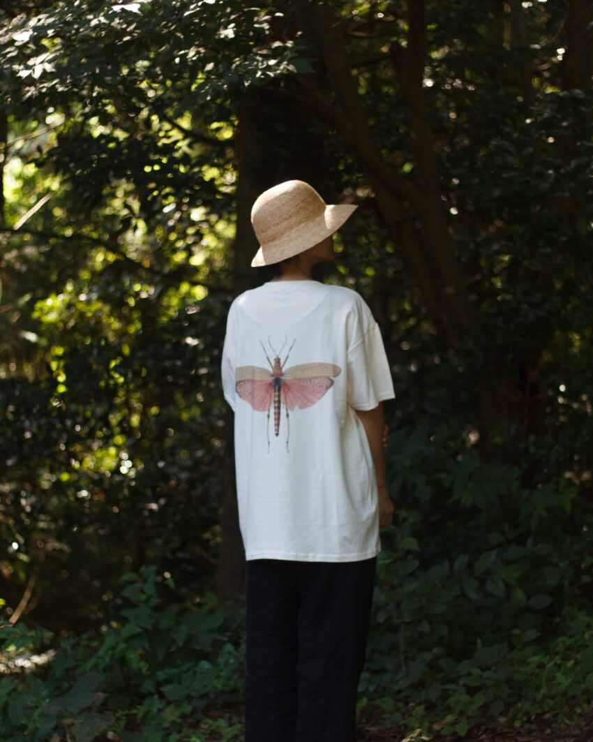 バッタTシャツ