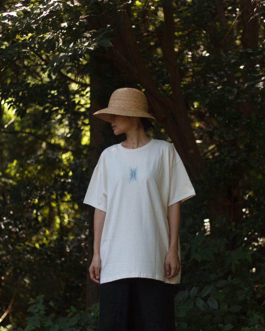 バッタTシャツ